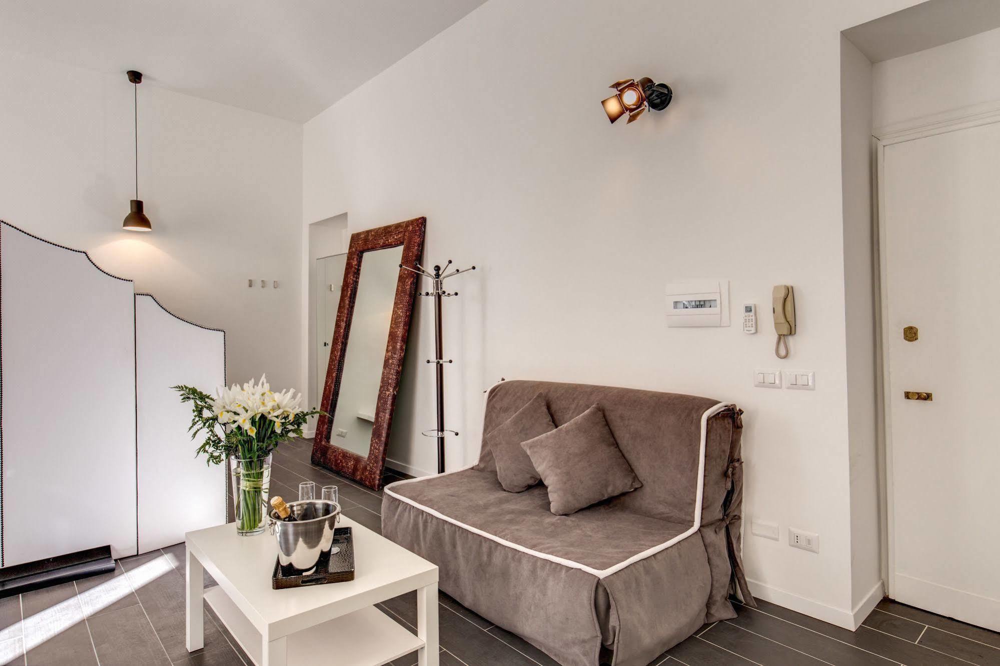 Residenza Bourbon Hotel Rome Exterior photo